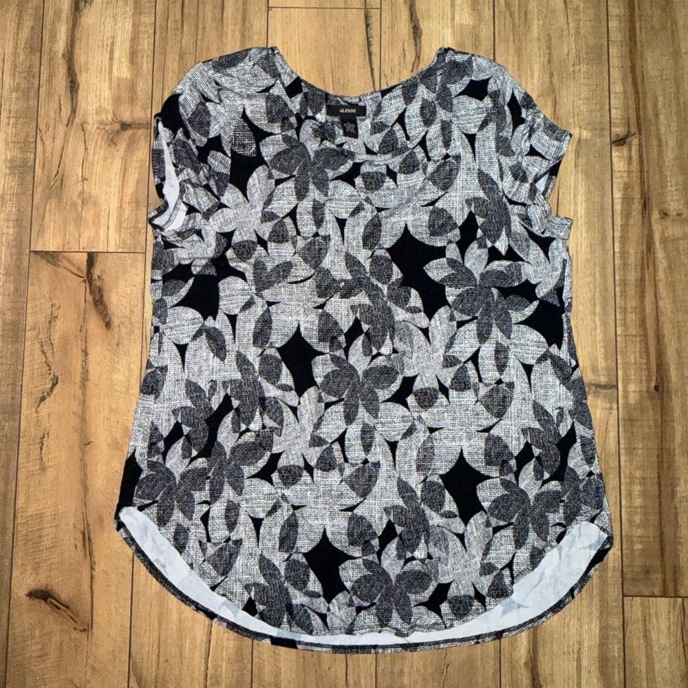 Black and white top
